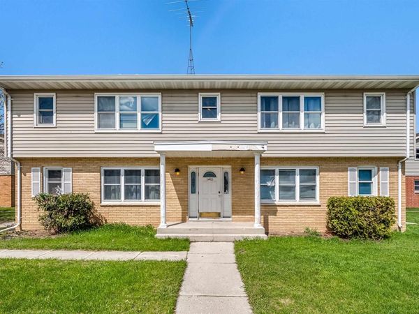 1410 HICKORY LANE, New Holstein, WI 53061