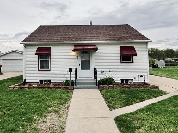 4933 Illinois Street, LOVES PARK, IL 61111