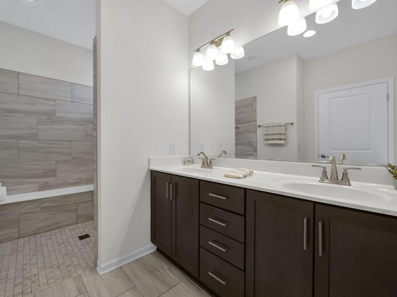 3670 Backstretch Way, Grove City, OH 43123 Photo 9
