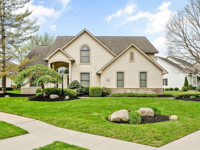 912 Linworth Village Drive, Columbus, OH 43235 Photo 1