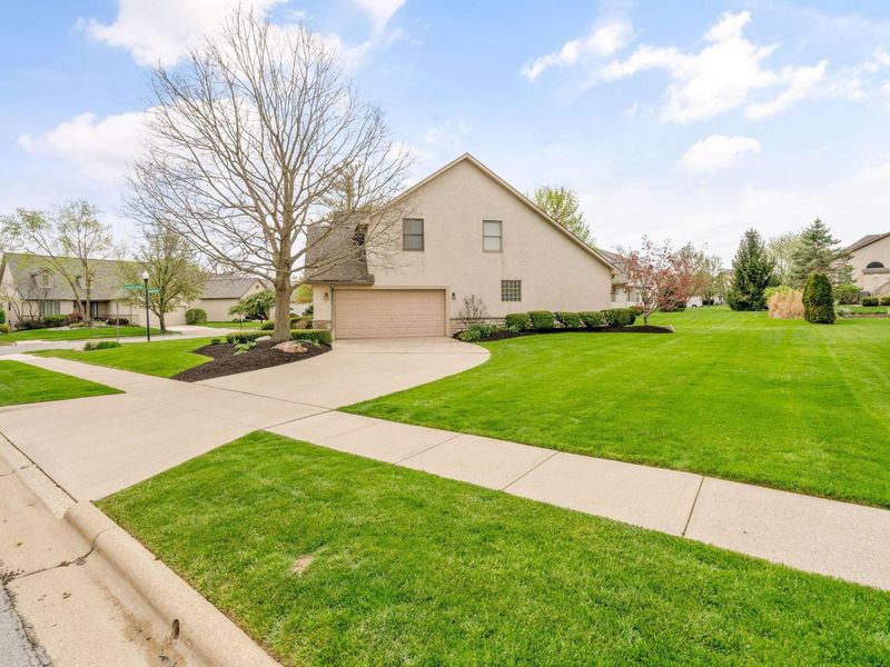 912 Linworth Village Drive, Columbus, OH 43235 Photo 10