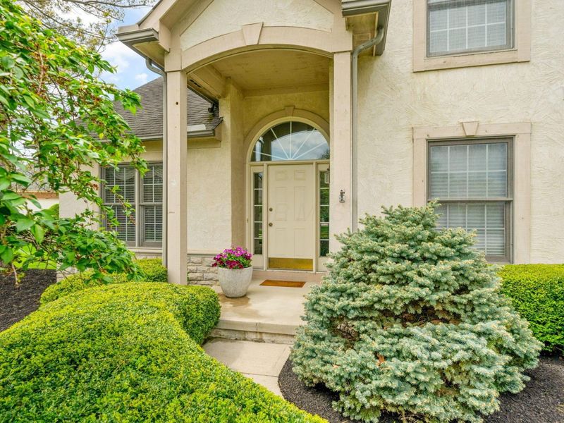 912 Linworth Village Drive, Columbus, OH 43235 Photo 3