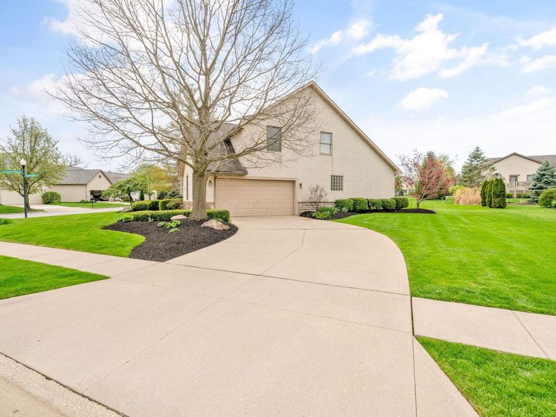 912 Linworth Village Drive, Columbus, OH 43235 Photo 9