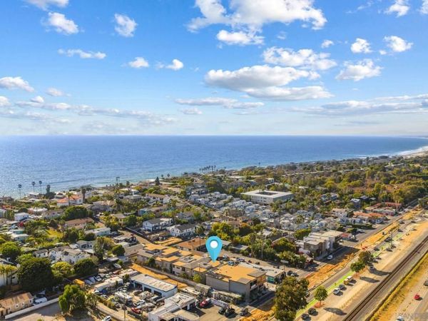 107 Edgeburt, Encinitas, CA 92024