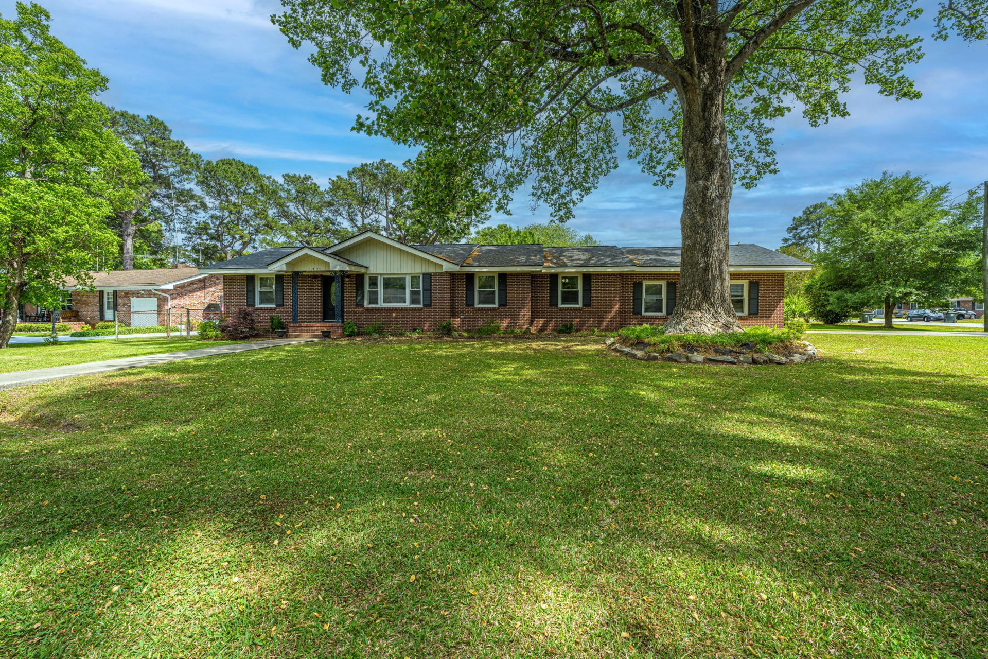 1400 W Lenevar Drive Photo 1