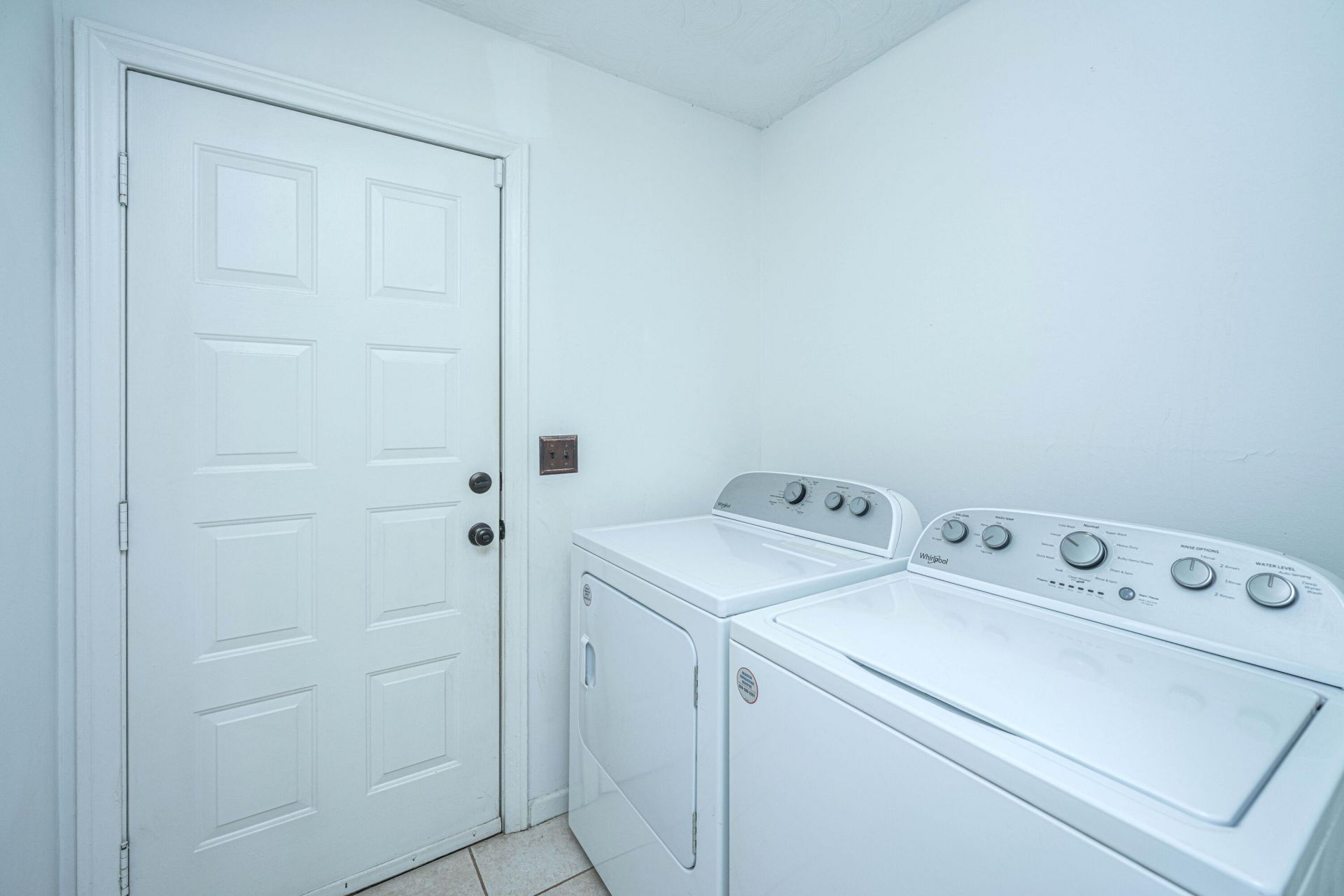 1400 W Lenevar Drive Photo 24