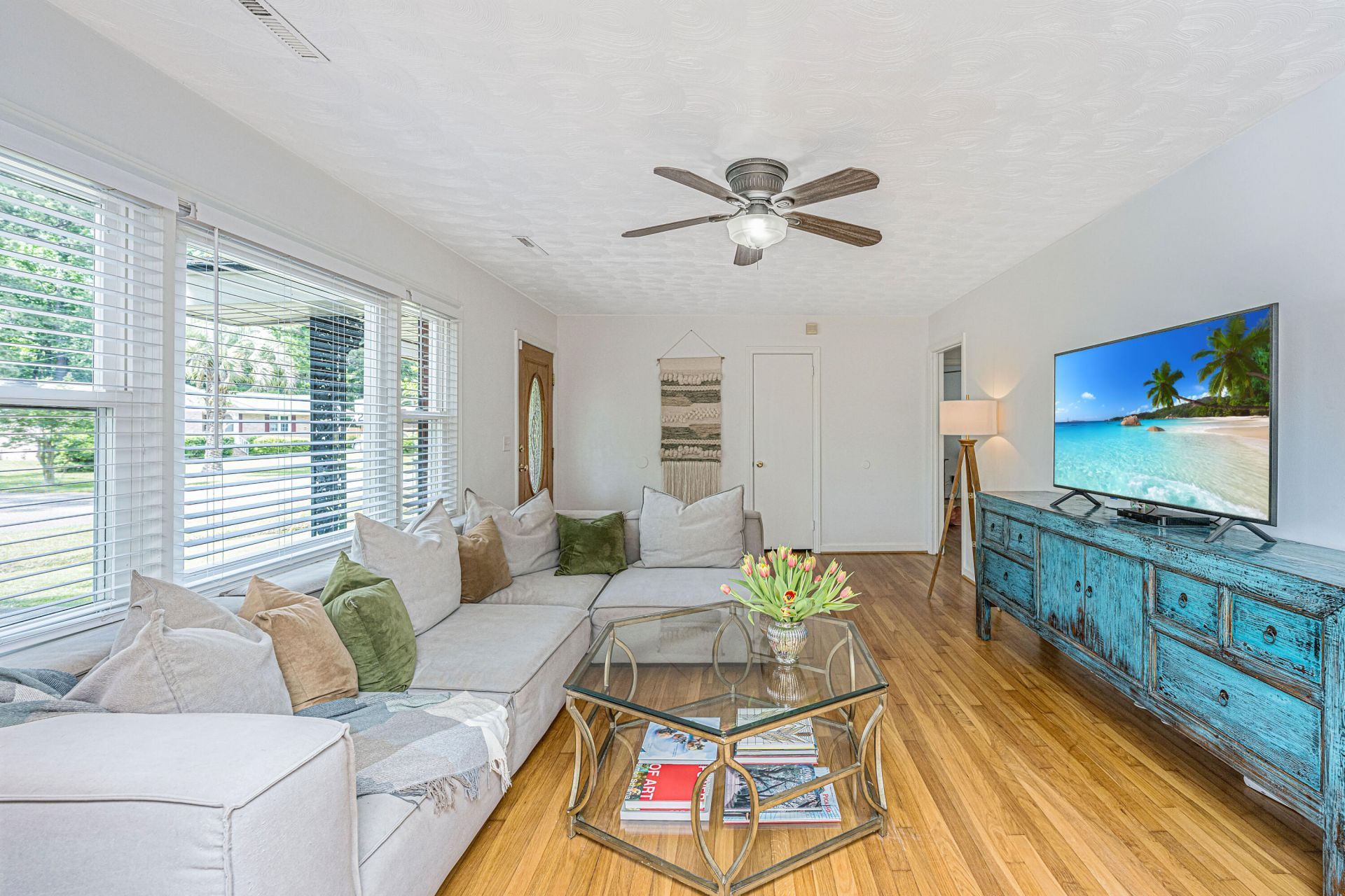 1400 W Lenevar Drive Photo 5
