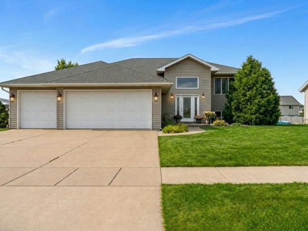206 Longworth Avenue , Alburnett, IA 52202