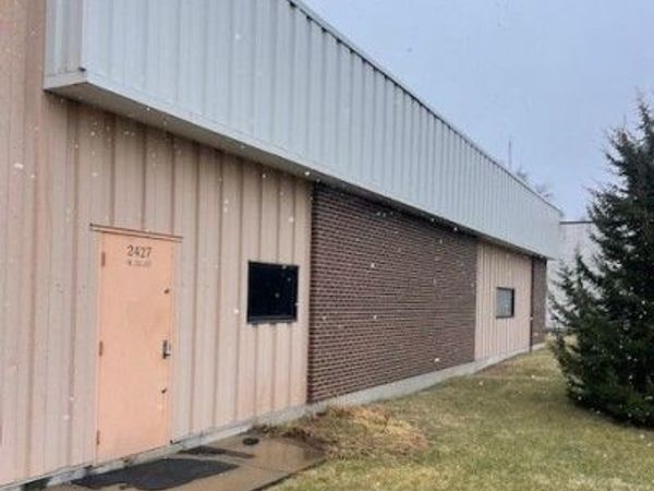 2430 N Court St, Rockford, IL 61103