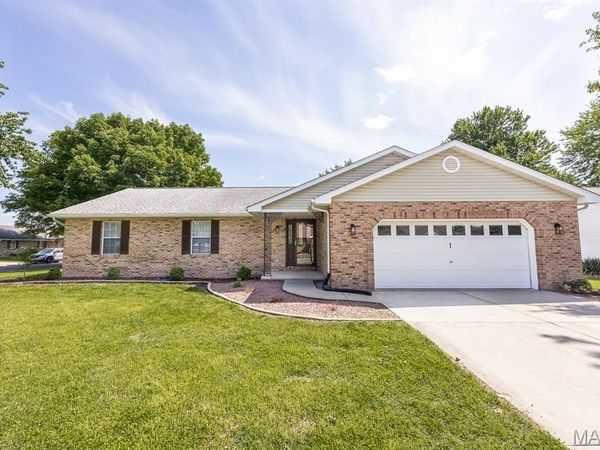 1 Cheryl Drive, Mascoutah, IL 62258