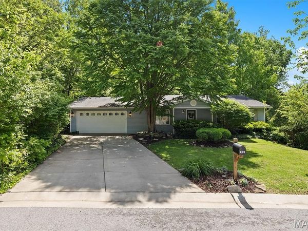 124 Christine Drive, Belleville, IL 62221