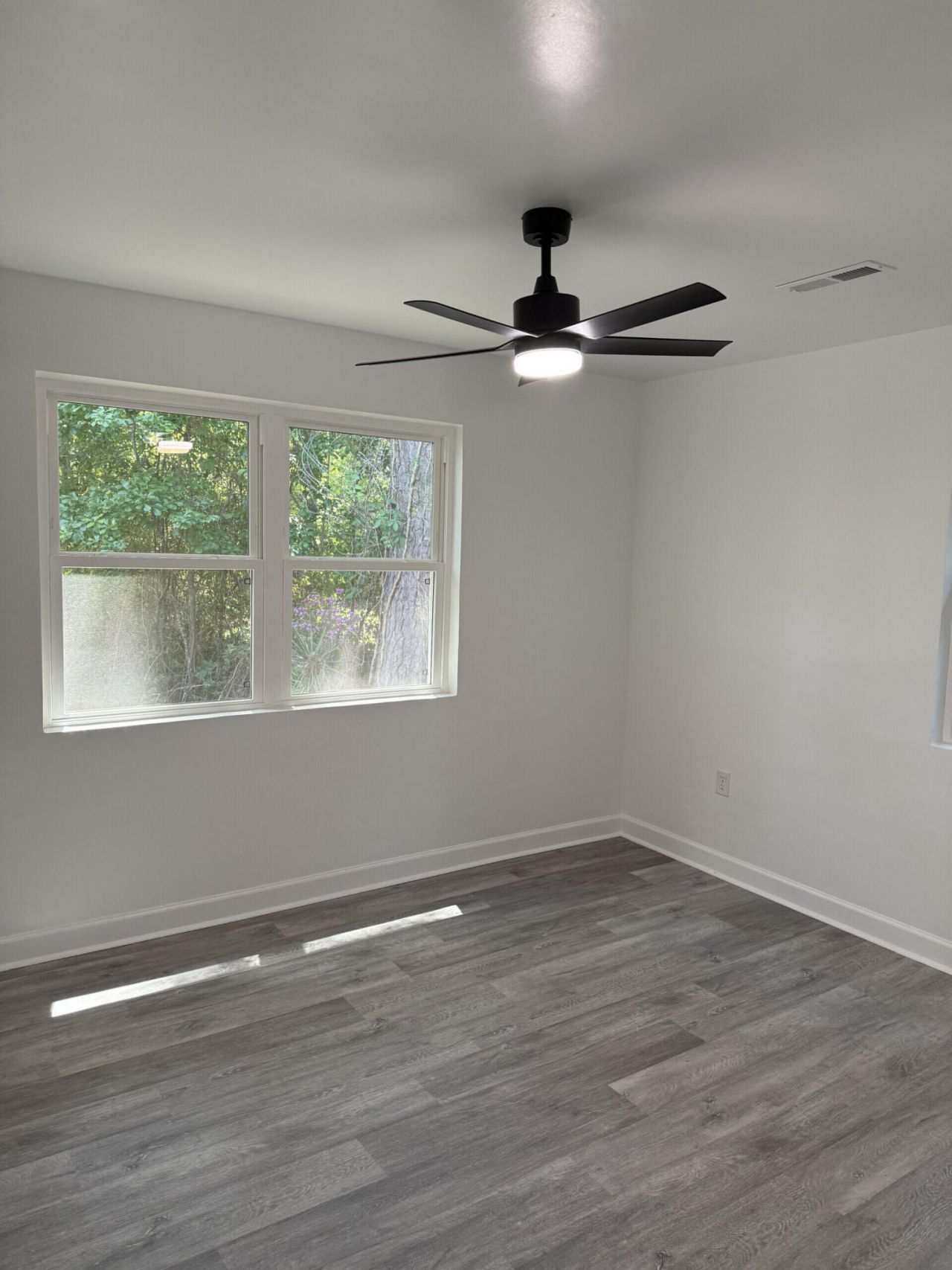944 Park Street Photo 13