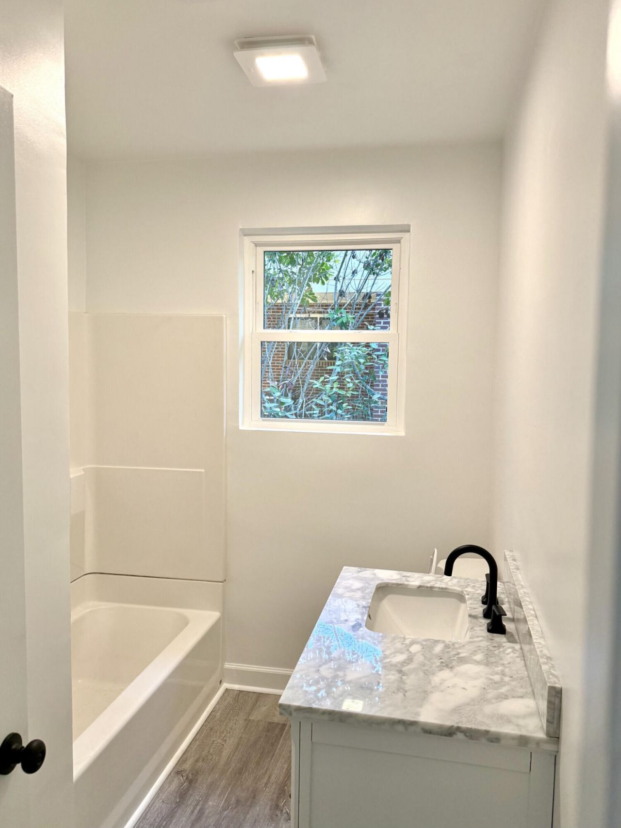 944 Park Street Photo 22