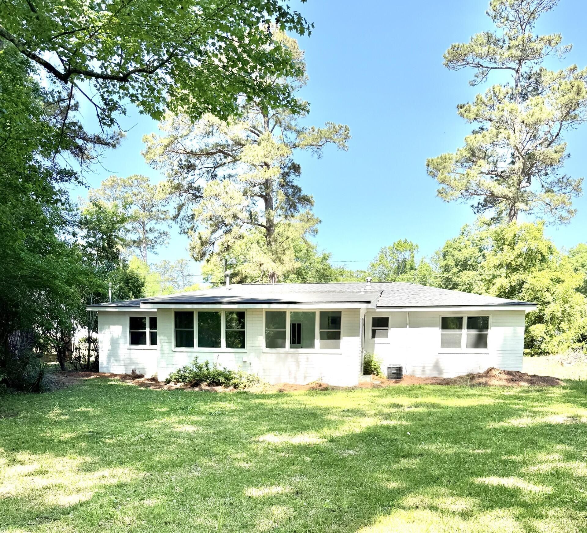 944 Park Street Photo 4