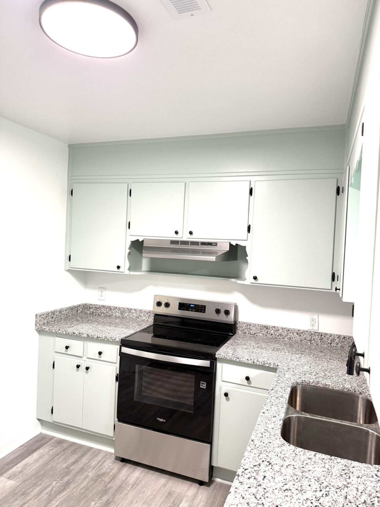 944 Park Street Photo 6