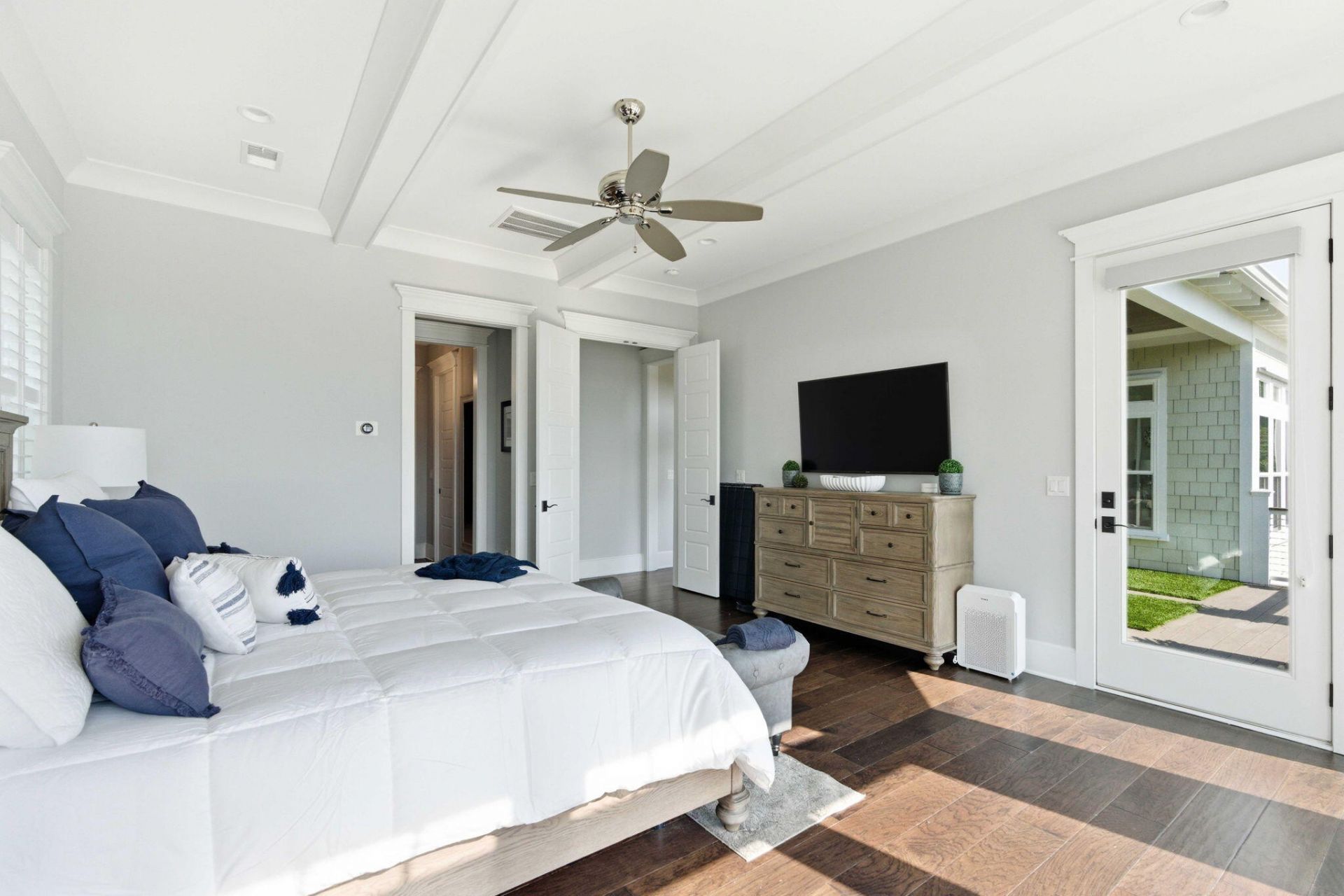 3020 Intracoastal View Drive Photo 29