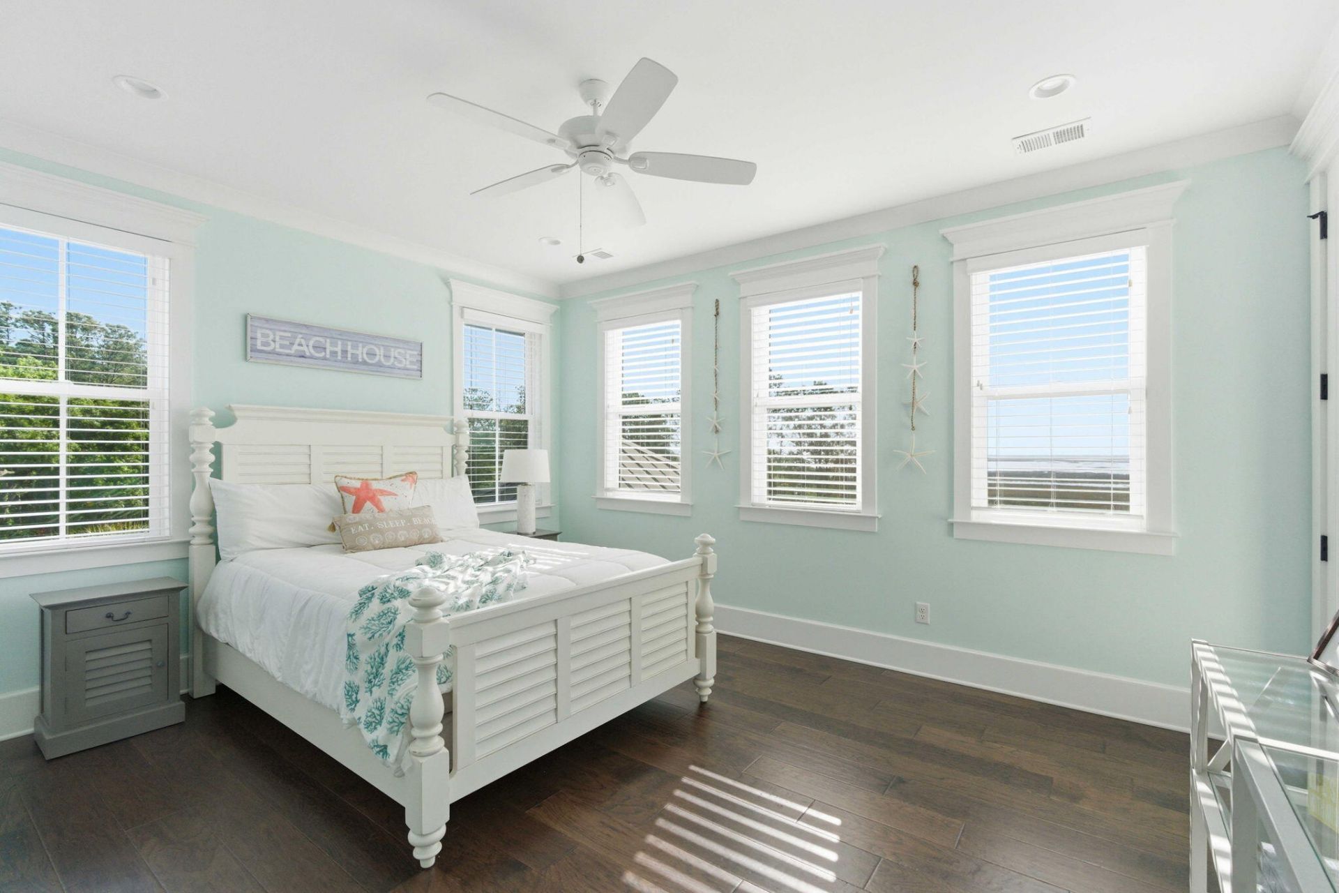 3020 Intracoastal View Drive Photo 45