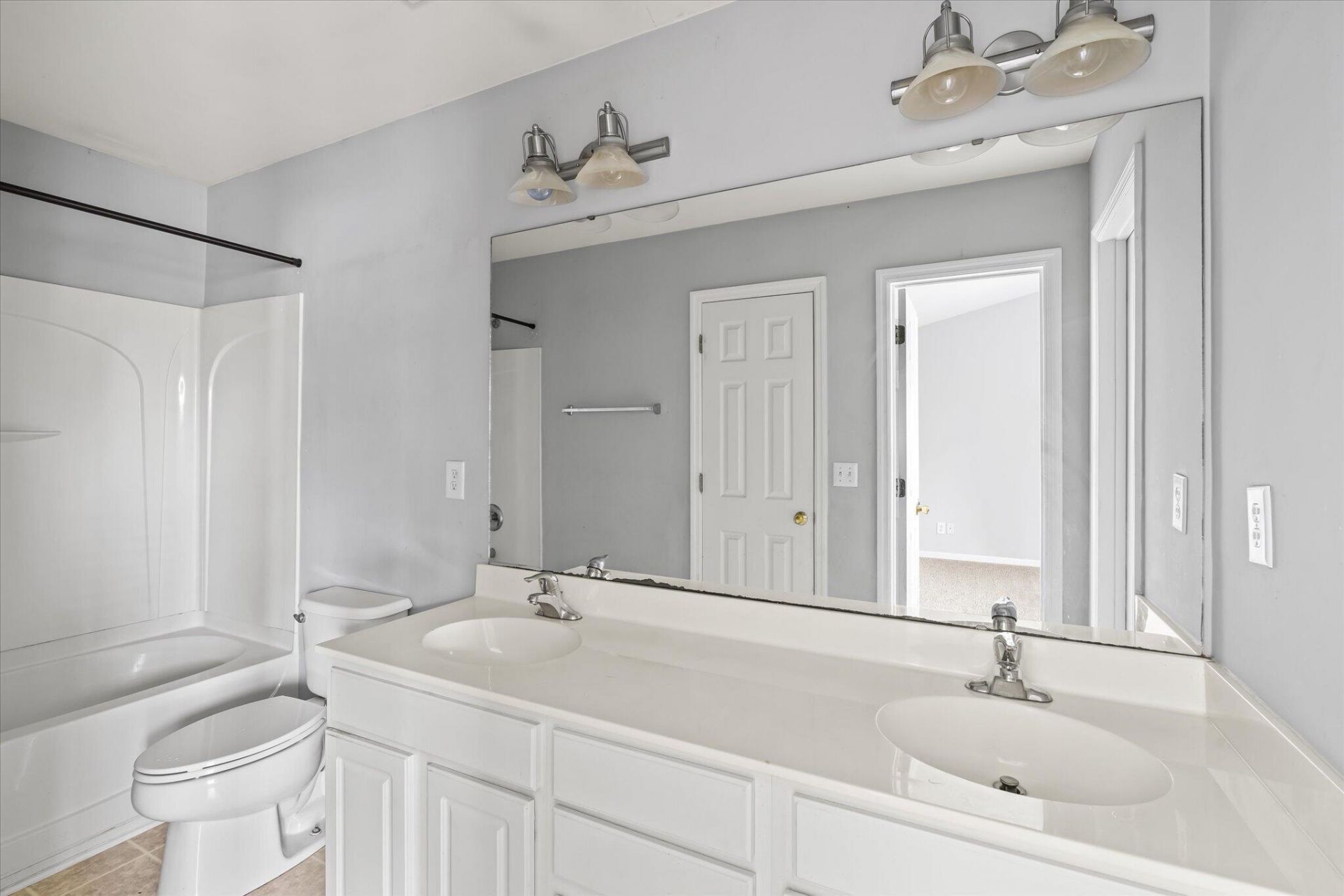 303 Kelsey Boulevard Photo 11