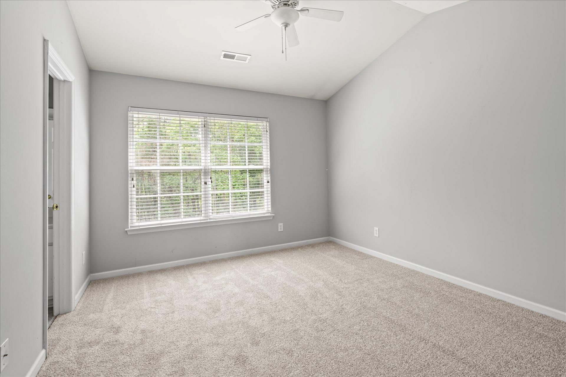 303 Kelsey Boulevard Photo 13