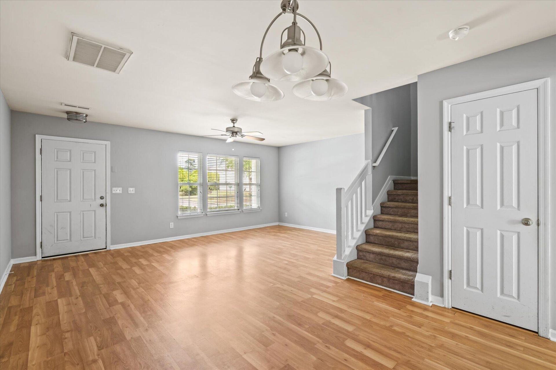 303 Kelsey Boulevard Photo 4