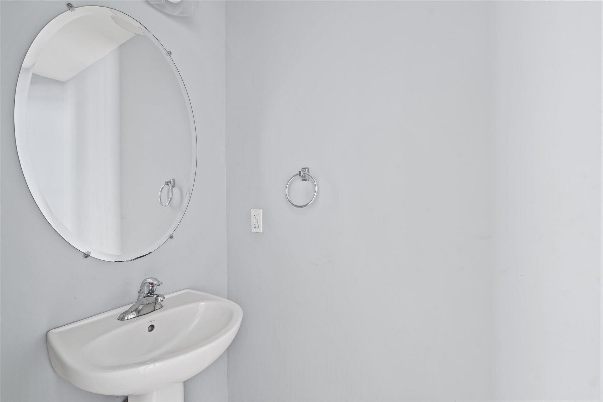 303 Kelsey Boulevard Photo 7