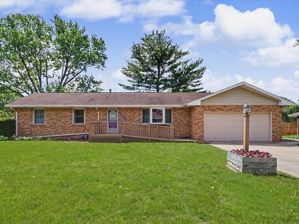 2409 John Drive, Urbana, IL 61802
