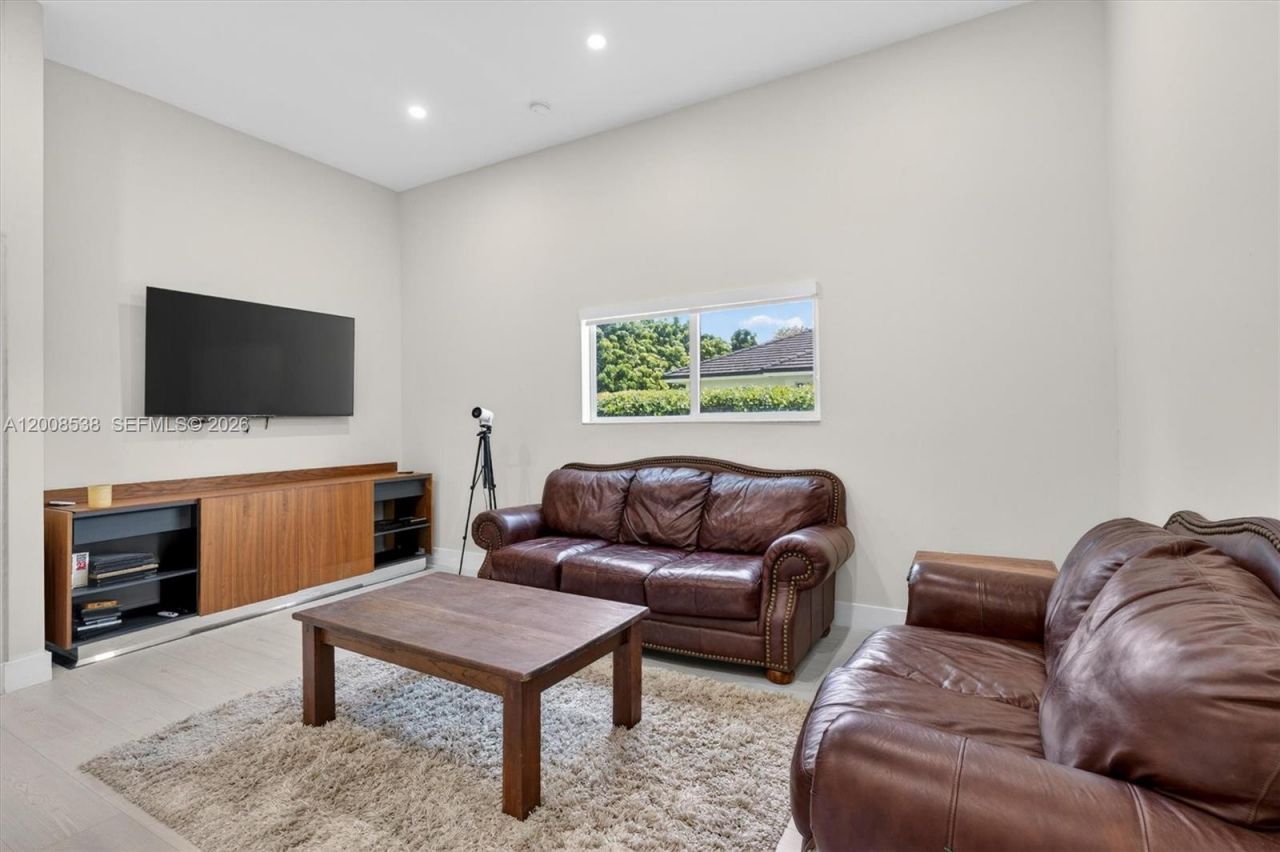 11811 SW 82nd Rd , Miami, FL 33156 Photo