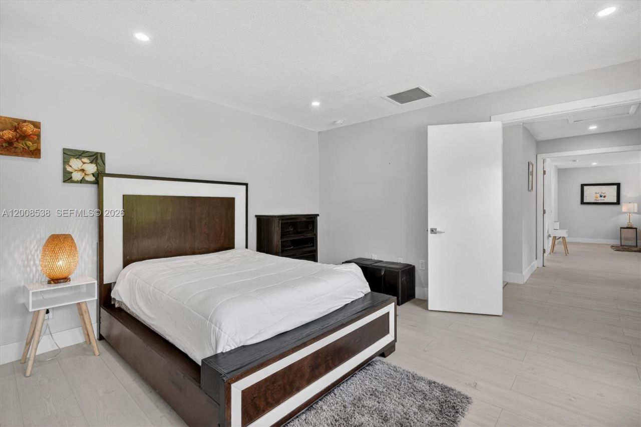 11811 SW 82nd Rd , Miami, FL 33156 Photo