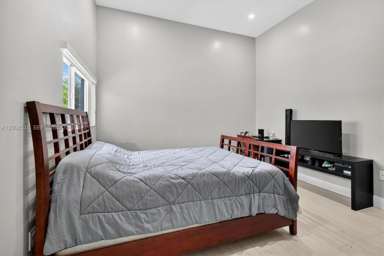 11811 SW 82nd Rd , Miami, FL 33156 Photo