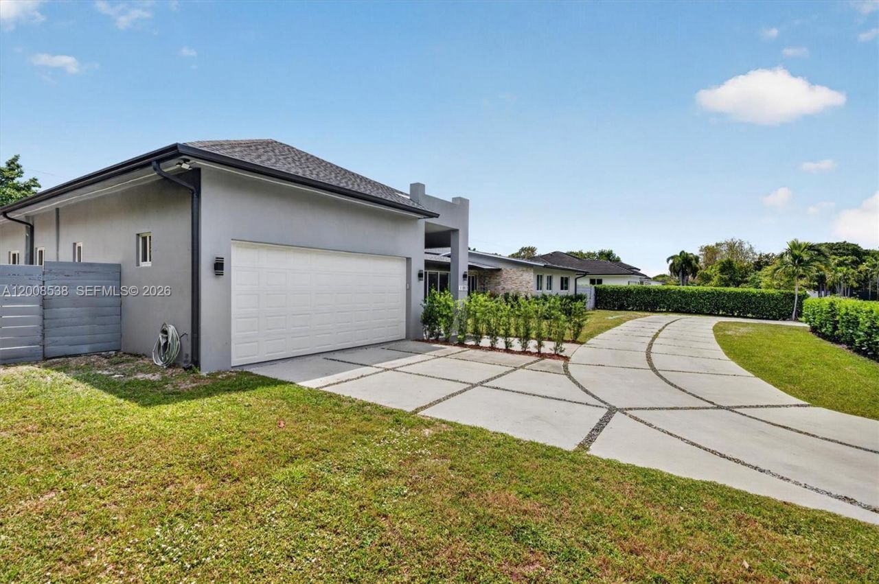 11811 SW 82nd Rd , Miami, FL 33156 Photo