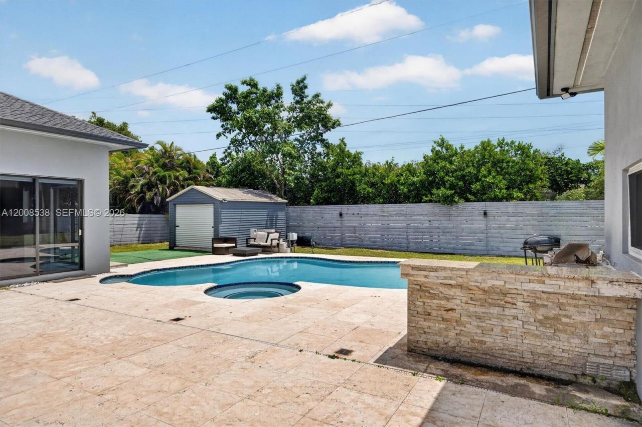 11811 SW 82nd Rd , Miami, FL 33156 Photo