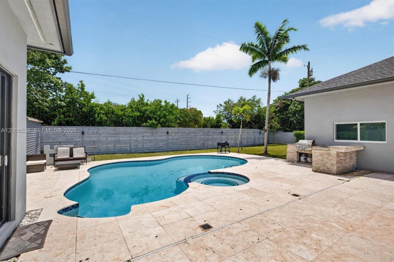 11811 SW 82nd Rd , Miami, FL 33156 Photo