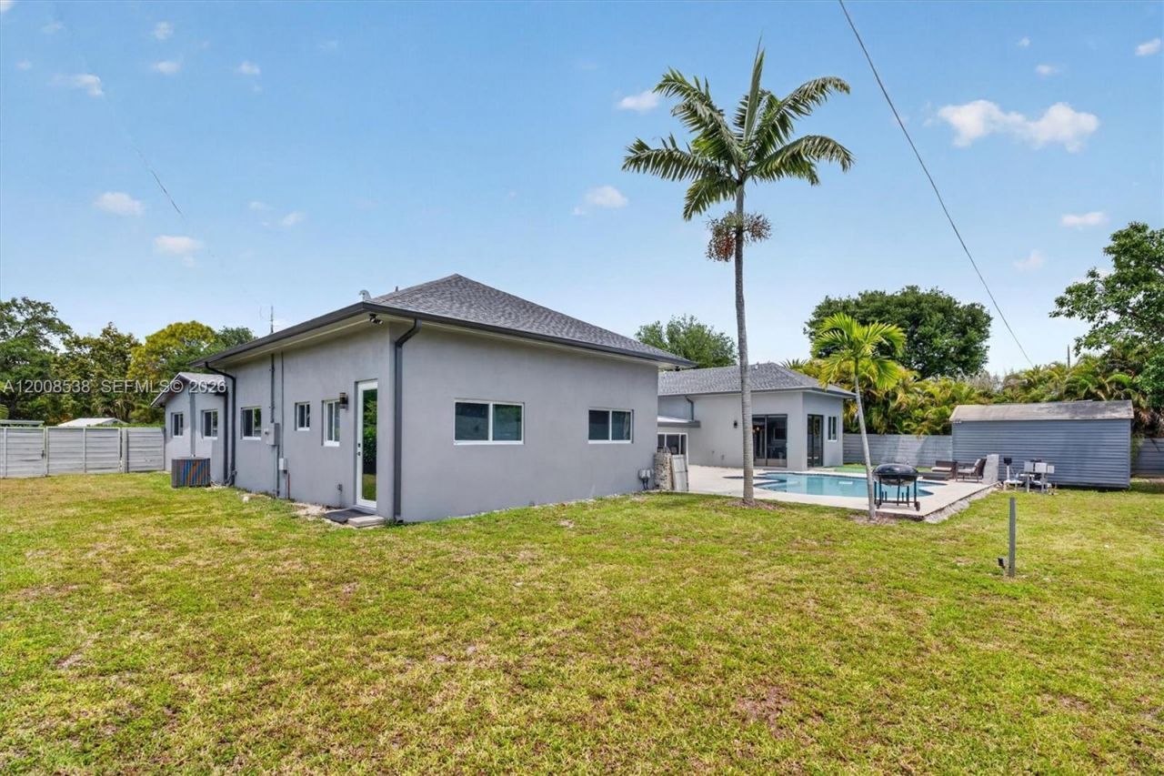 11811 SW 82nd Rd , Miami, FL 33156 Photo