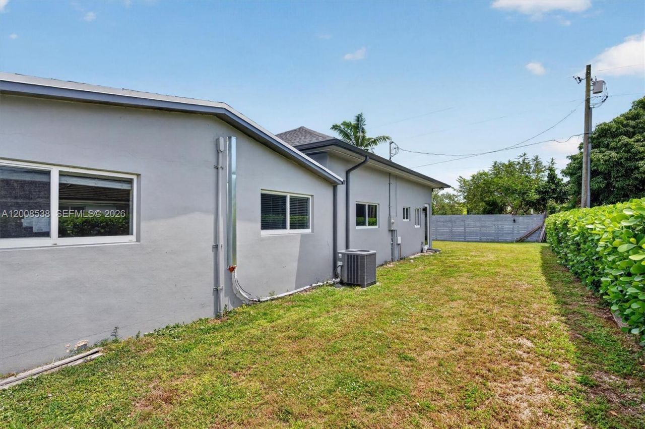 11811 SW 82nd Rd , Miami, FL 33156 Photo