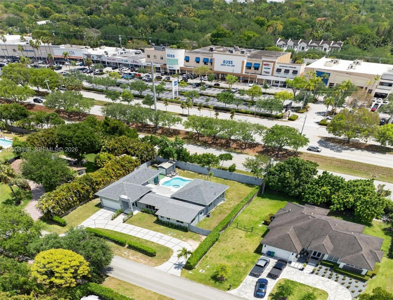 11811 SW 82nd Rd , Miami, FL 33156 Photo