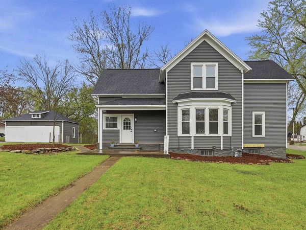 1602 DIVISION STREET, New London, WI 54961
