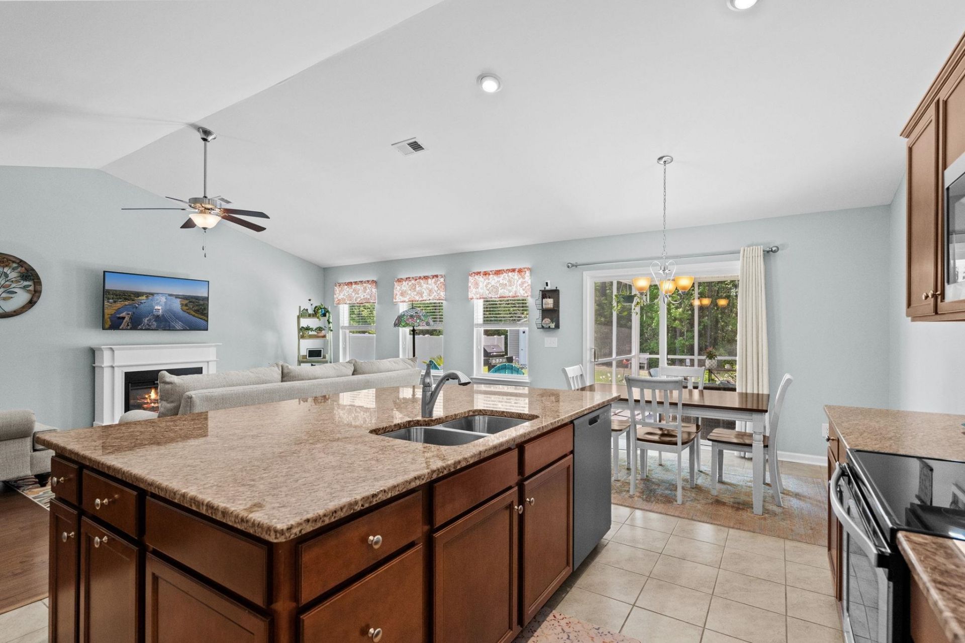 1315 Golden Valley Pl.  Photo 20