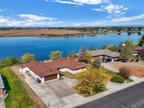 306 N Crestview Drive , Moses Lake, WA 98837