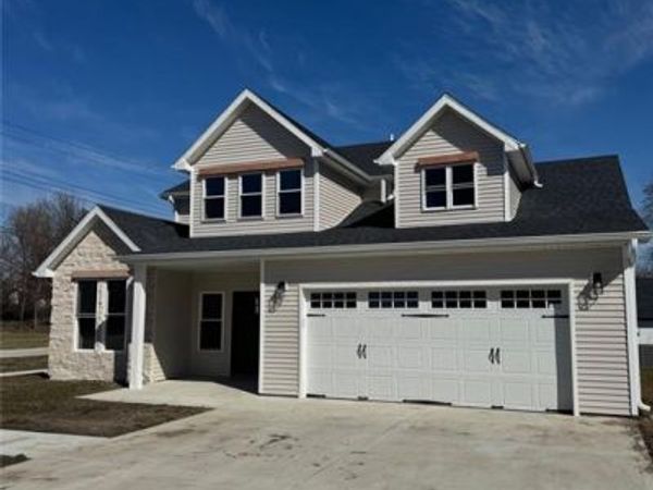 305 N Prairie Street, Hamilton, MO 64644