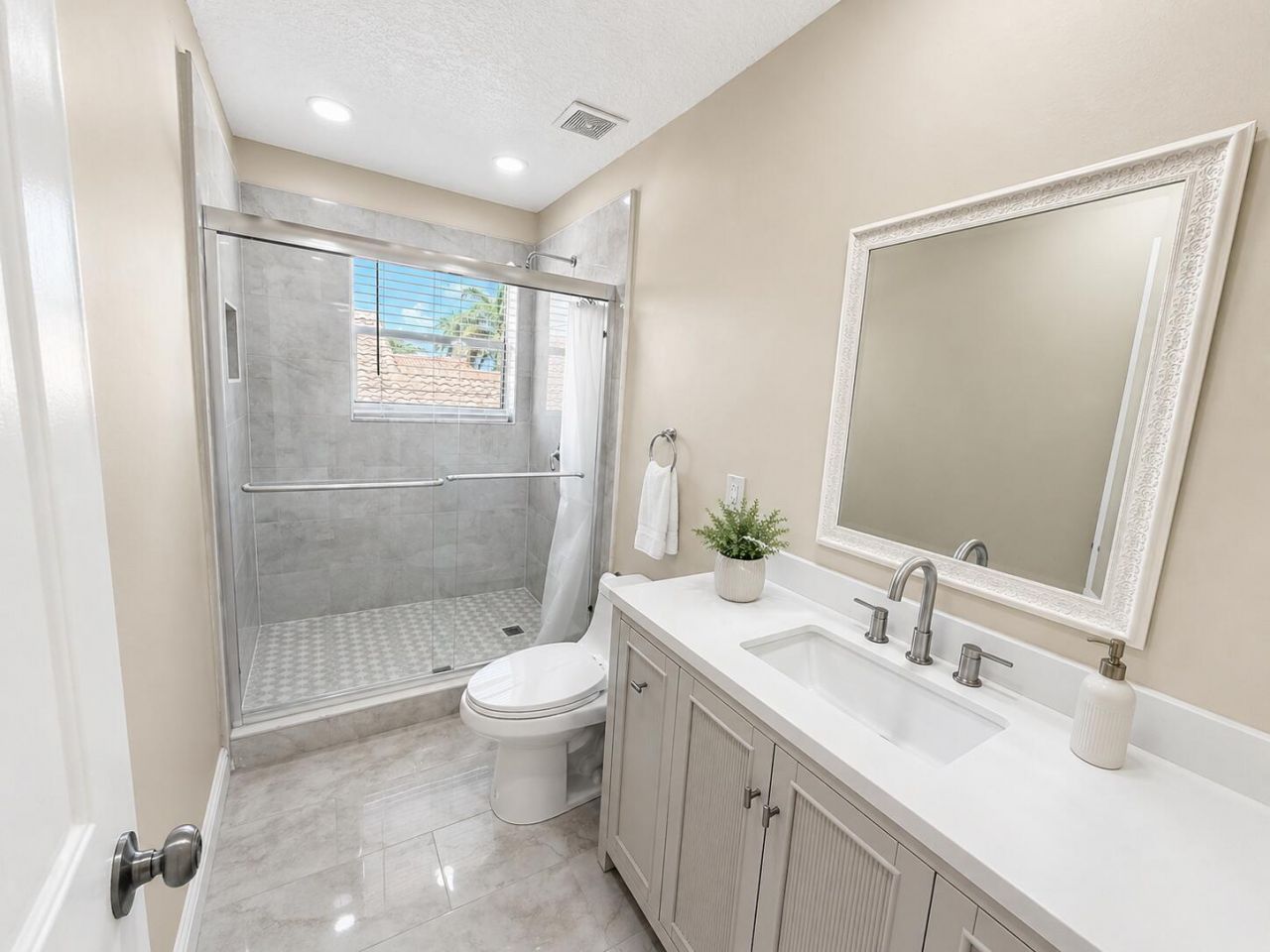 740 SW 191st Avenue, Pembroke Pines, FL 33029 Photo