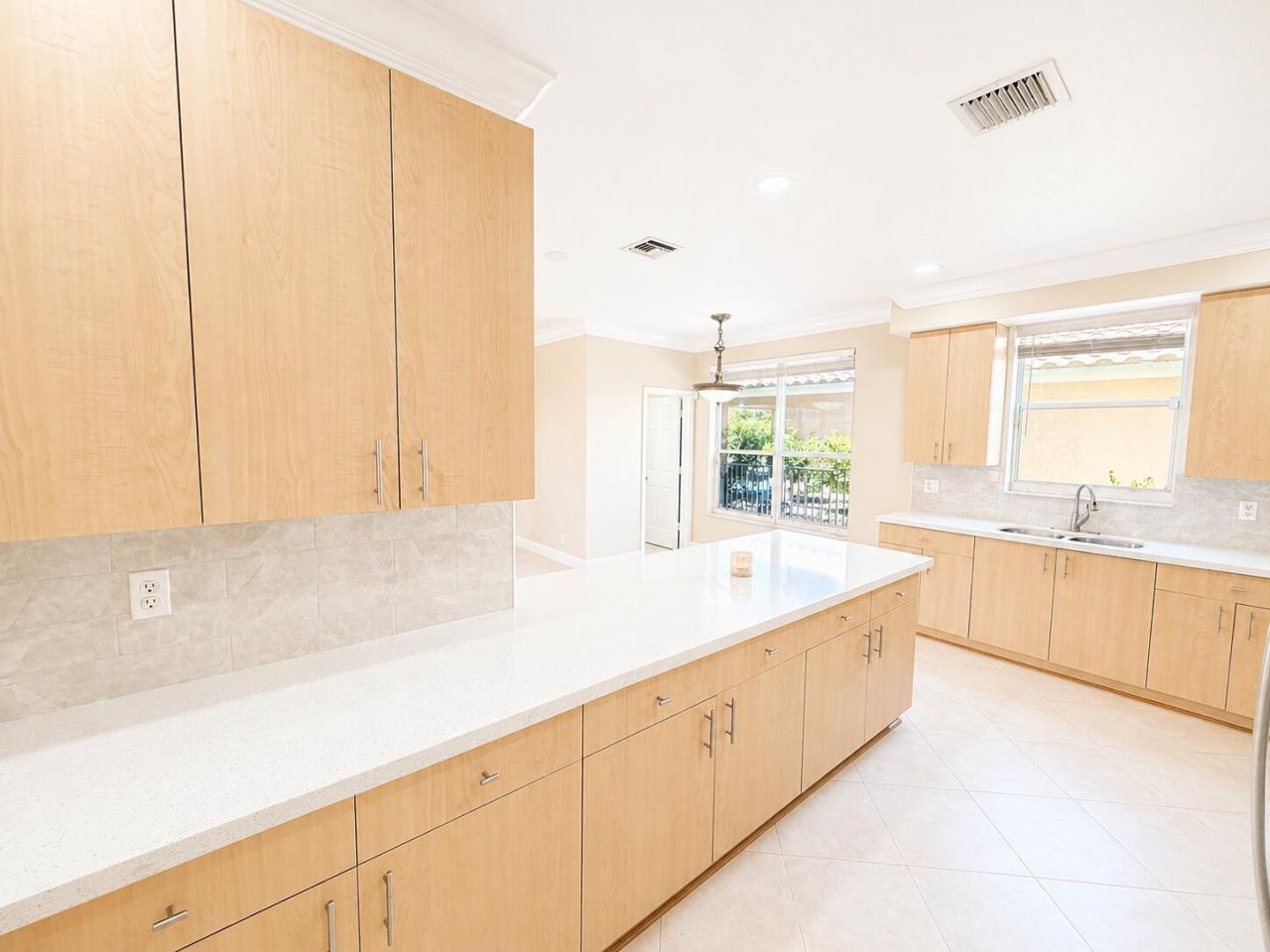740 SW 191st Avenue, Pembroke Pines, FL 33029 Photo