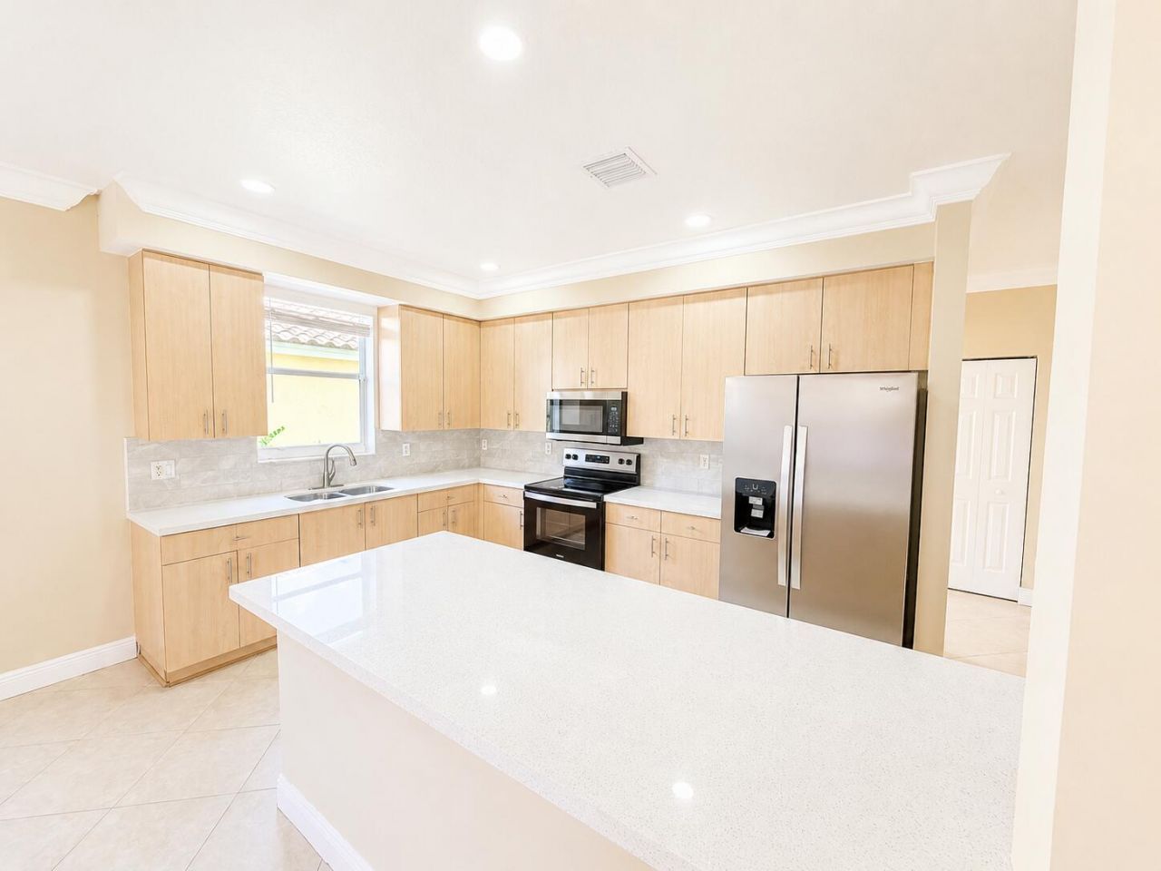 740 SW 191st Avenue, Pembroke Pines, FL 33029 Photo