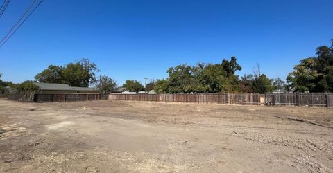 2768 Oakmont, Sacramento, CA 95815 Photo