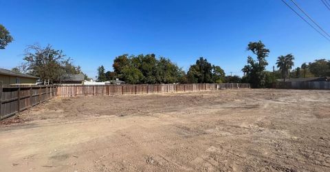 2768 Oakmont, Sacramento, CA 95815 Photo