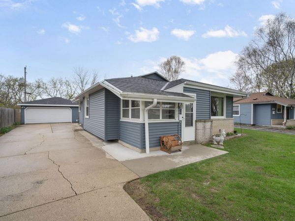 4627 W Kiley Ave, Milwaukee, WI 53223