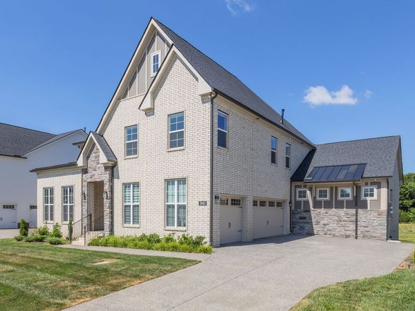 5043 High Park Hill Dr , Arrington, TN 37014