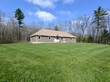 863 River Road, Weare, NH 03281