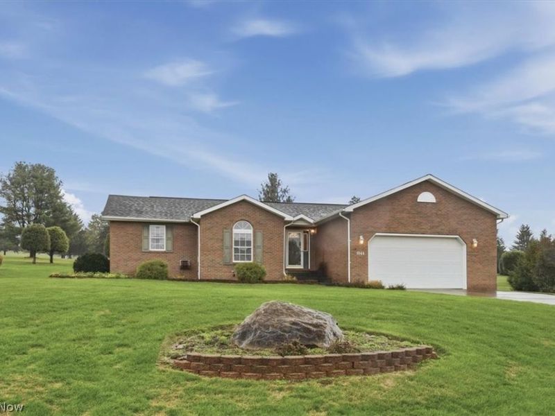 1344 Meadowbrook Lane NE, Carrollton, OH 44615 Photo 2
