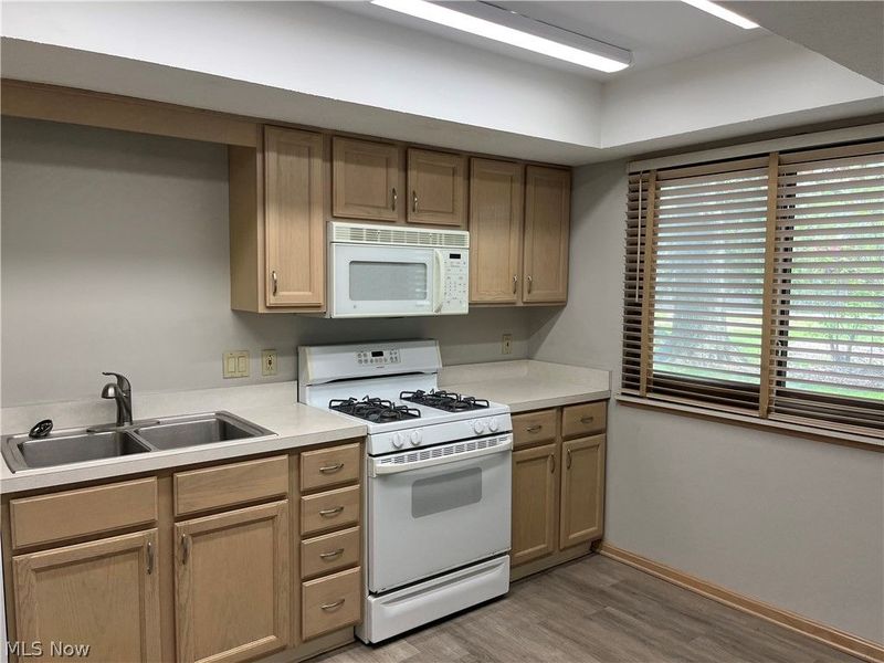 26747 Sprague Road, Olmsted Falls, OH 44138 Photo 3