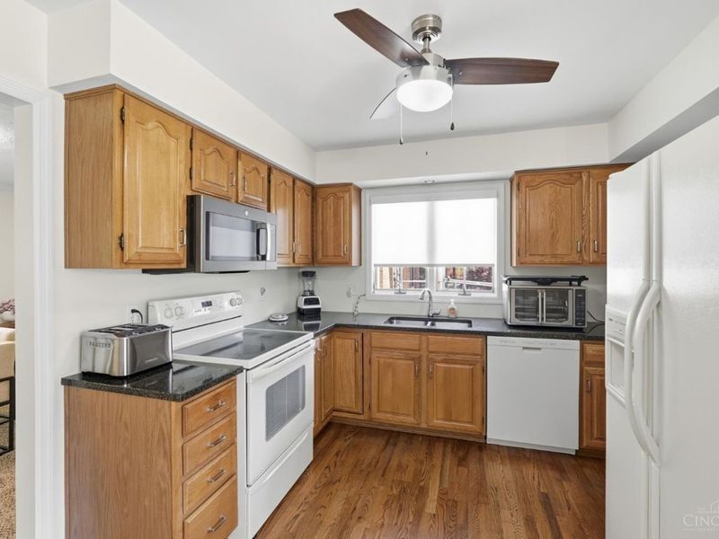 3040 Country Woods Lane, Unit 13, Green Township, OH 45248 Photo 17